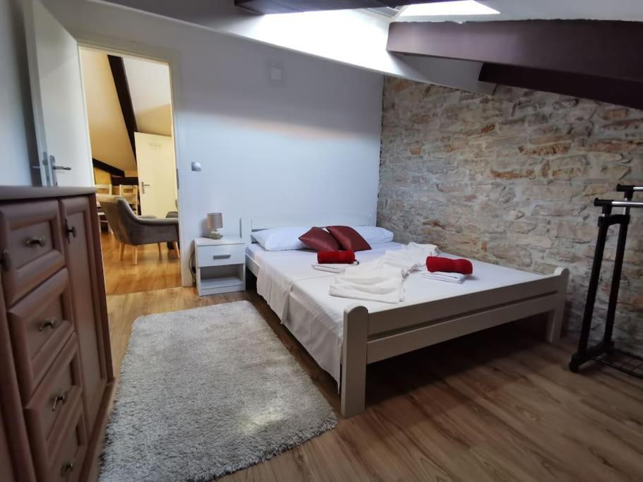 Loft Apartment Póla Kültér fotó