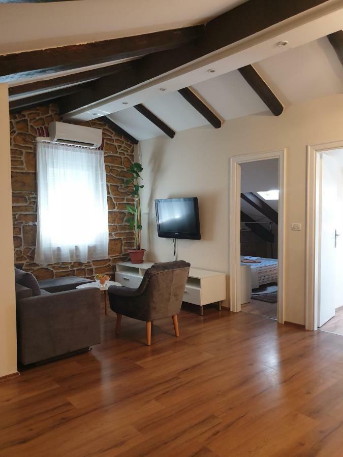 Loft Apartment Póla Kültér fotó